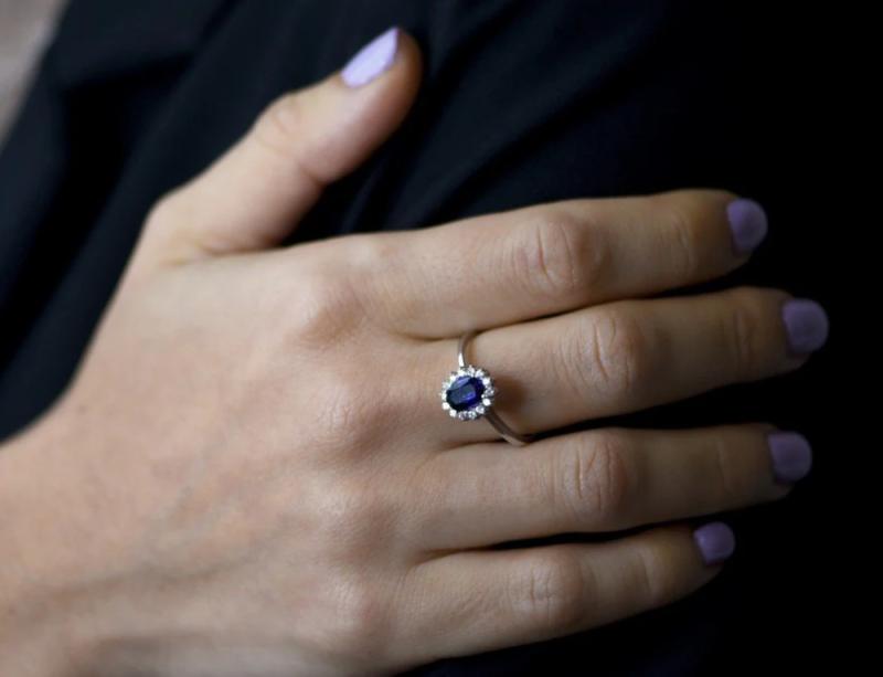 Descubre el anillo de compromiso ideal para ti