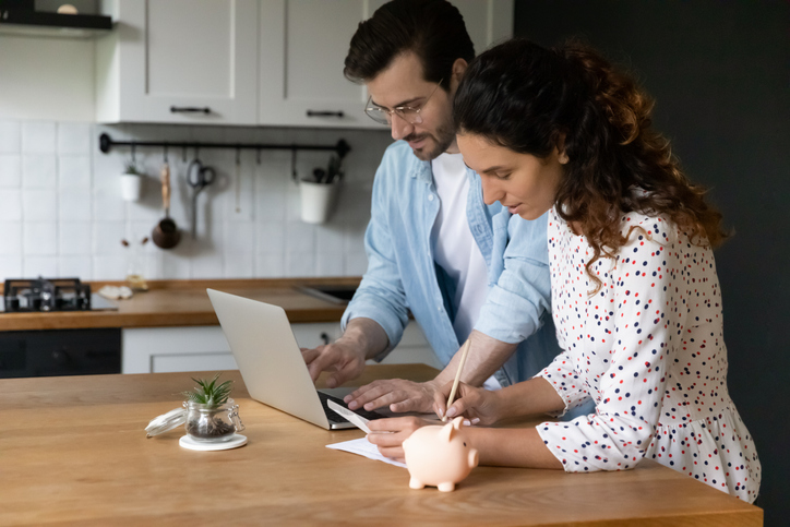 Cómo elegir cuentas para empresas que faciliten pagos seguros entre parejas y proveedores
